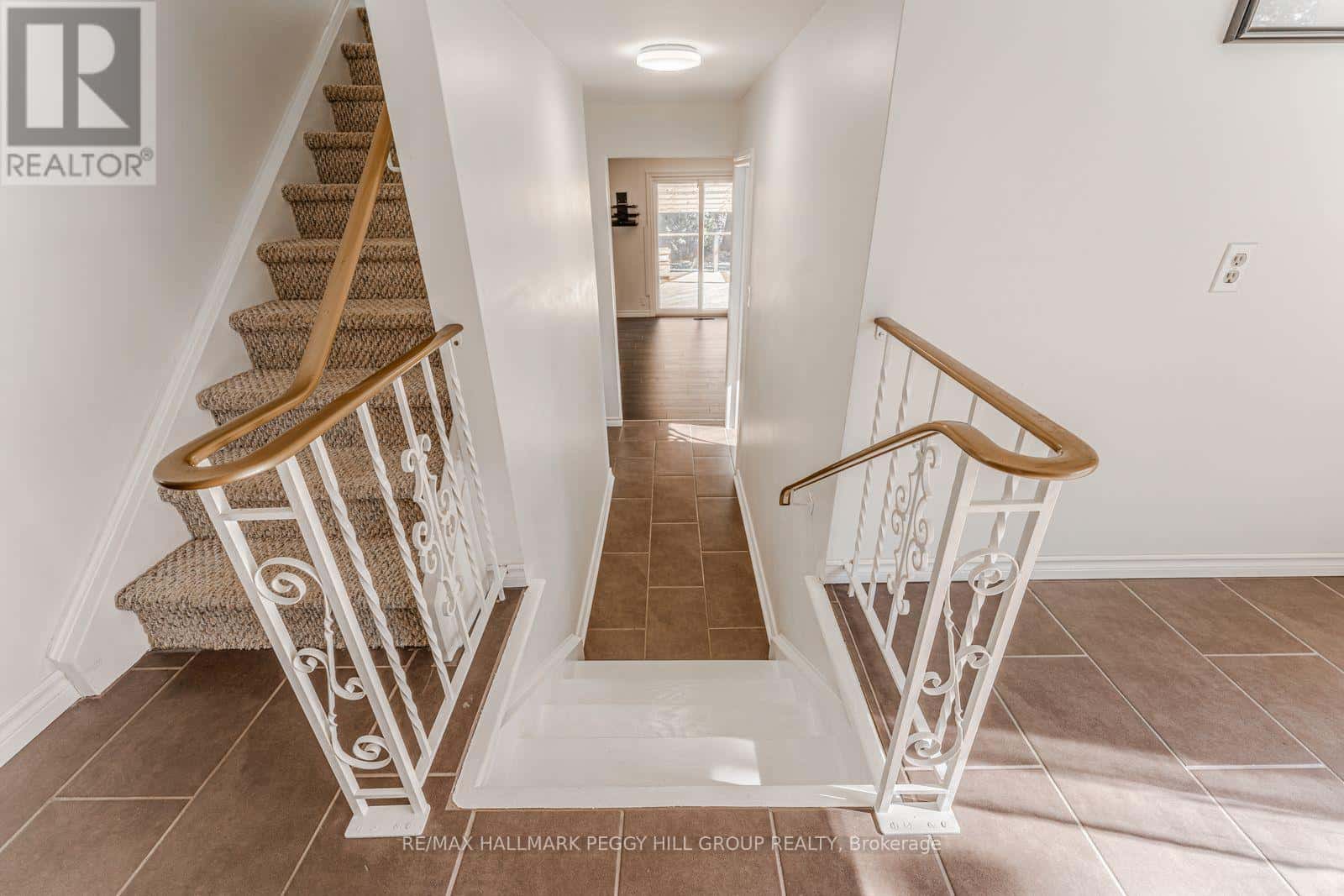 5853 YONGE STREET — Innisfil, Ontario - Photo 5 of 31