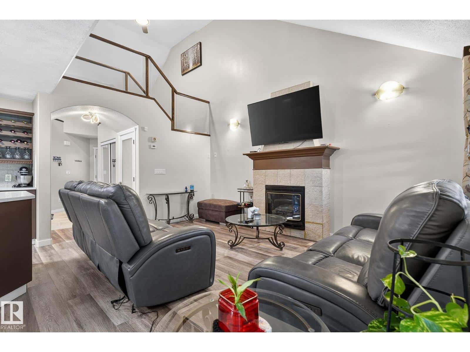 #3 1920 MILLWOODS RD E NW — Edmonton, Alberta - Photo 4 of 43