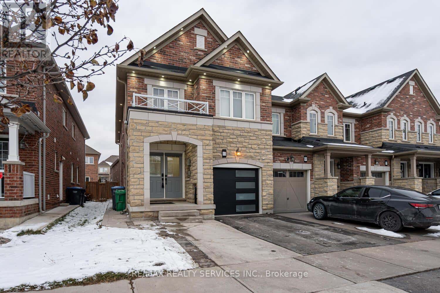 11 HOOVER ROAD — Brampton (Northwest Brampton), Ontario - Photo 2 of 50