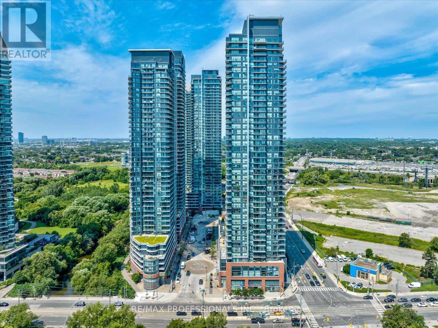 4003 - 2212 LAKE SHORE BOULEVARD W — Toronto (Mimico), Ontario - Photo 2 of 50
