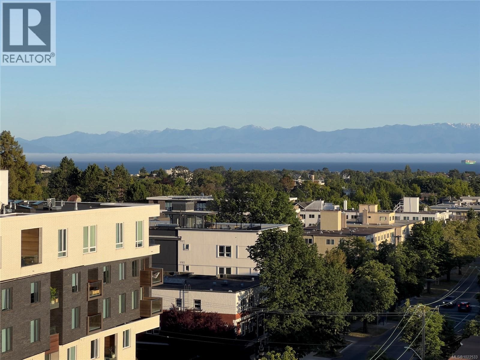 908 1097 View St — Victoria, British Columbia - Main photo