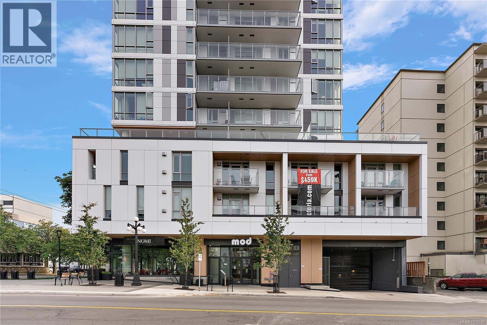 908 1097 View St — Victoria, British Columbia - Photo 4 of 28