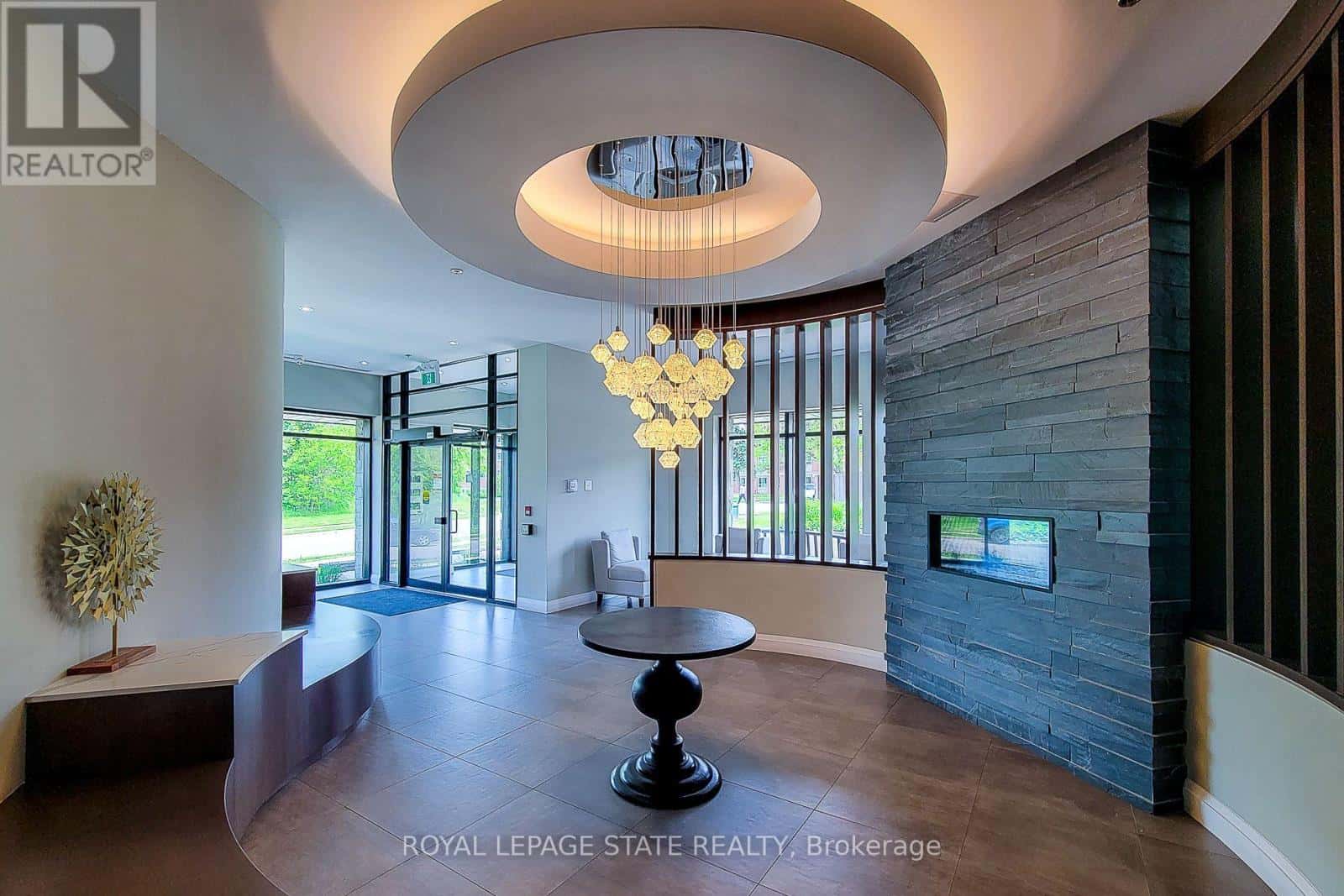 313 - 1 REDFERN AVENUE — Hamilton (Mountview), Ontario - Photo 4 of 40