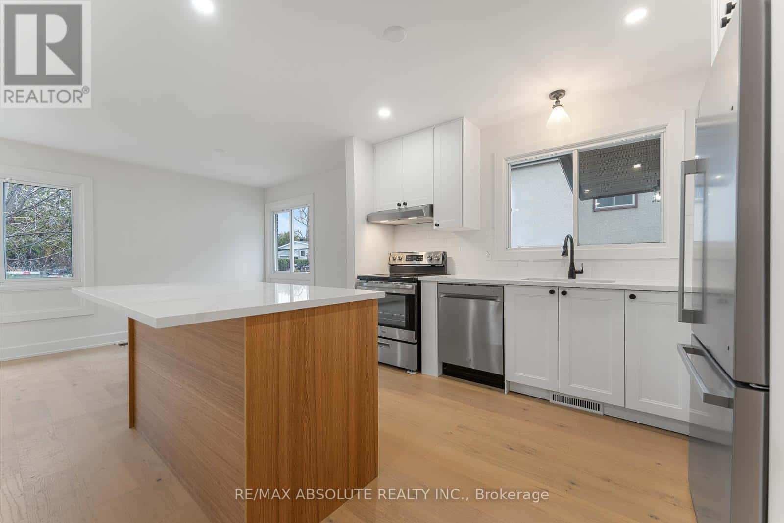 14 MULVAGH AVENUE — Ottawa, Ontario - Photo 3 of 36