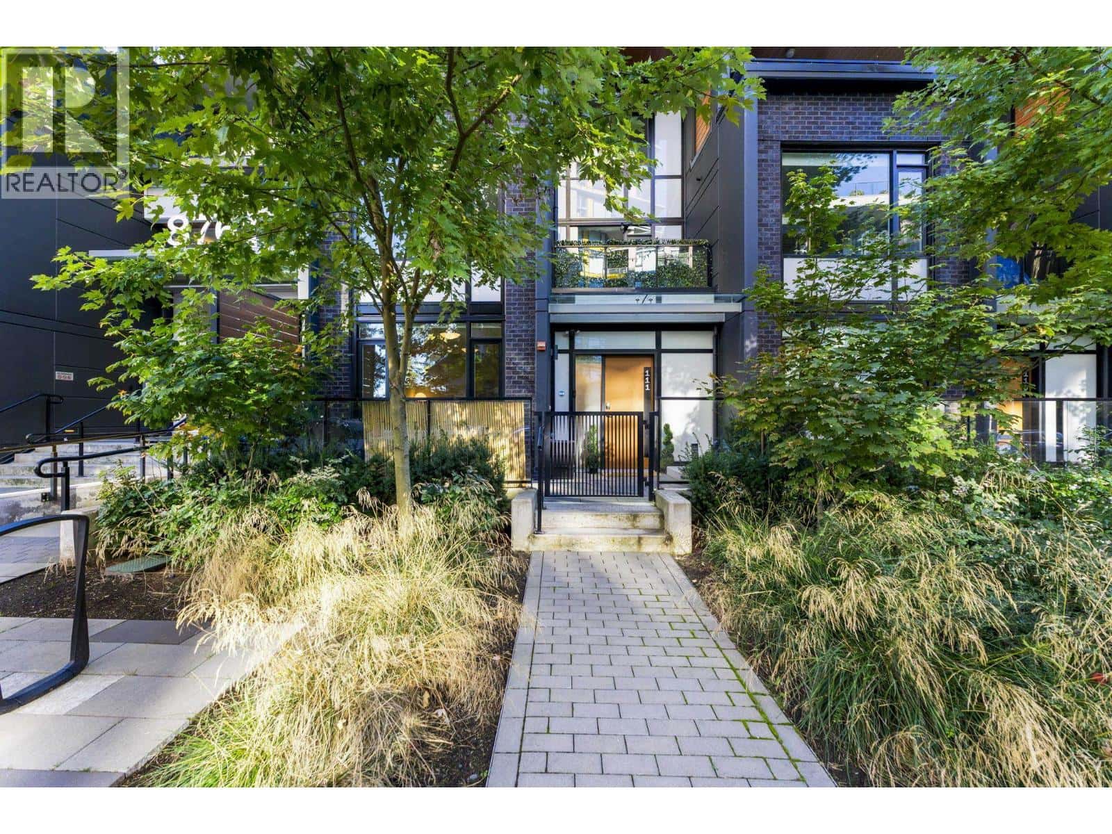 111 8761 UNIVERSITY CRESCENT — Burnaby, British Columbia - Photo 3 of 40