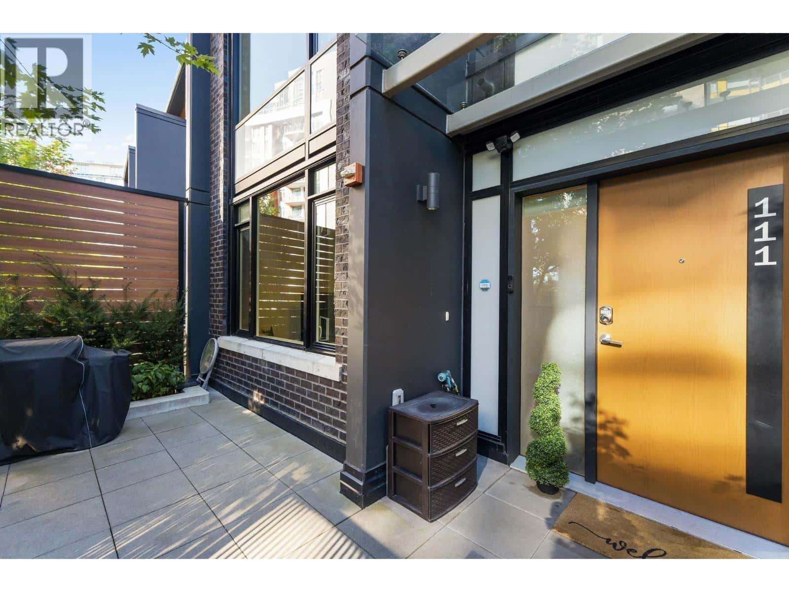 111 8761 UNIVERSITY CRESCENT — Burnaby, British Columbia - Photo 4 of 40