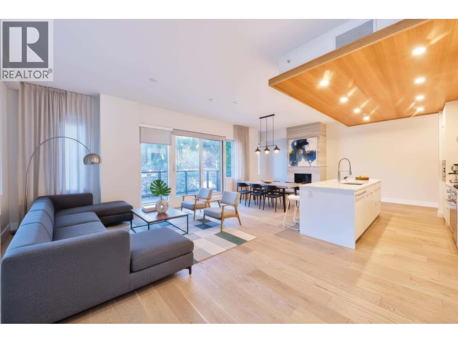 201 6707 NELSON AVENUE — West Vancouver, British Columbia - Photo 5 of 36