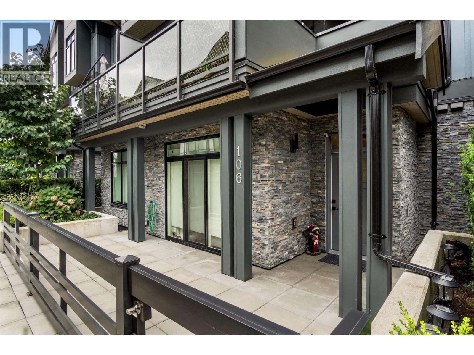 106 7131 17TH AVENUE — Burnaby, British Columbia - Main photo