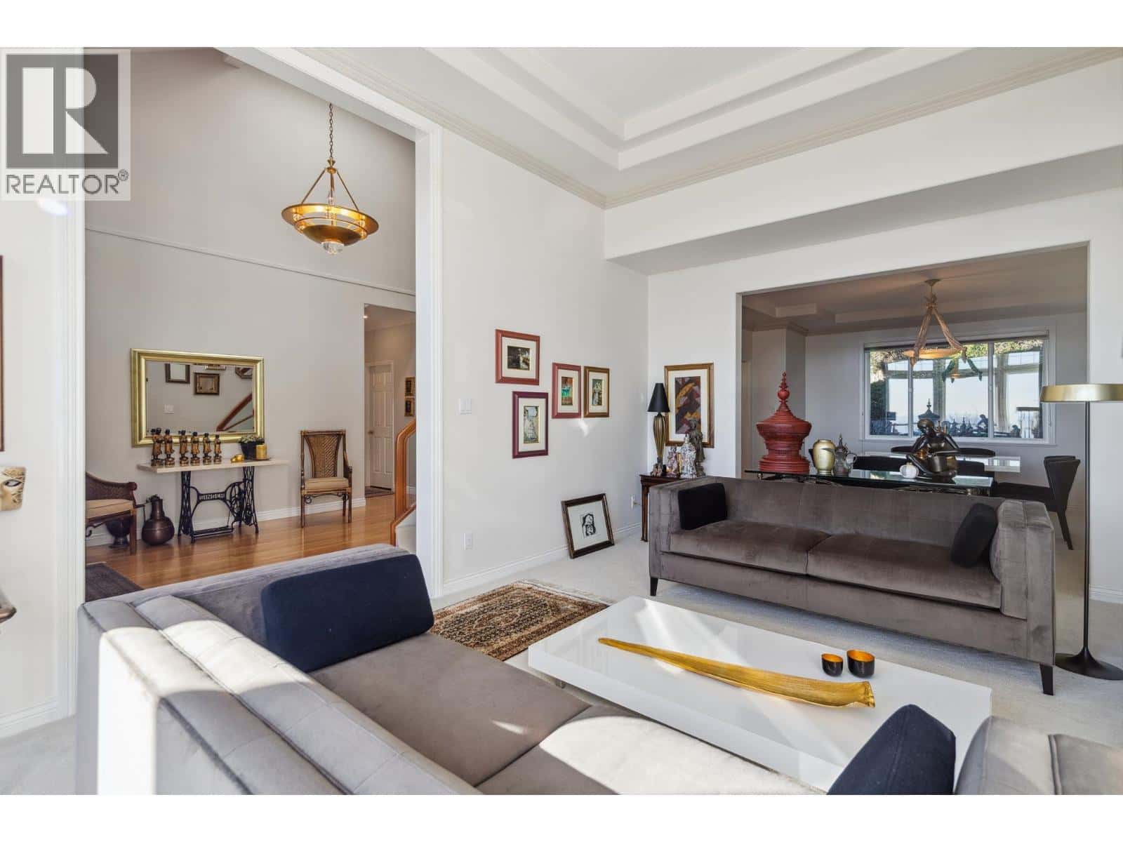 3823 MICHENER WAY — North Vancouver, British Columbia - Photo 3 of 40