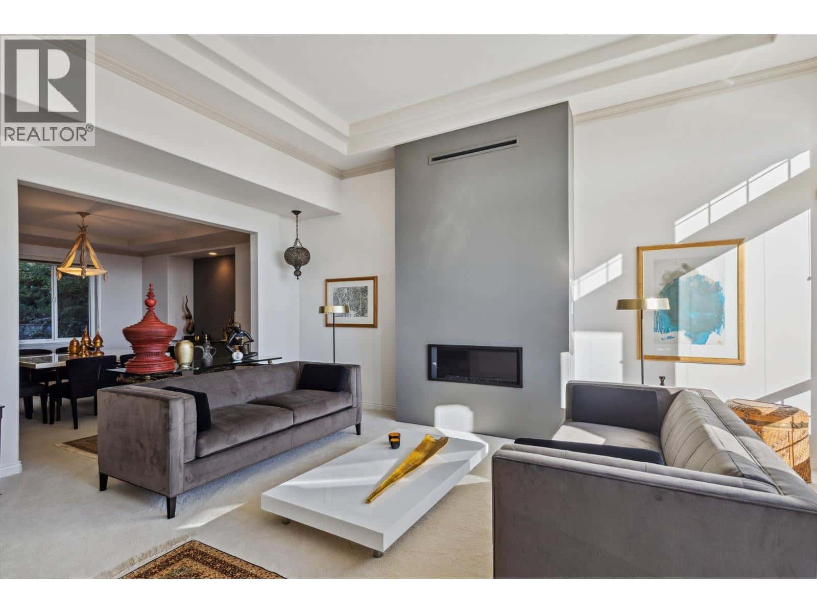 3823 MICHENER WAY — North Vancouver, British Columbia - Photo 4 of 40