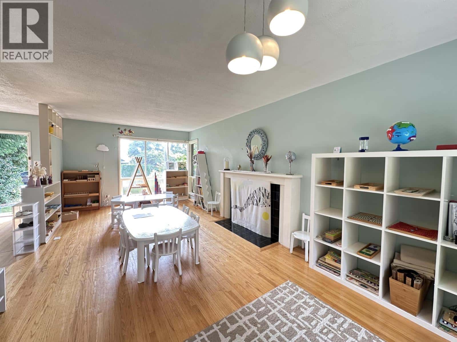 1115 HAYWOOD AVENUE — West Vancouver, British Columbia - Photo 2 of 26