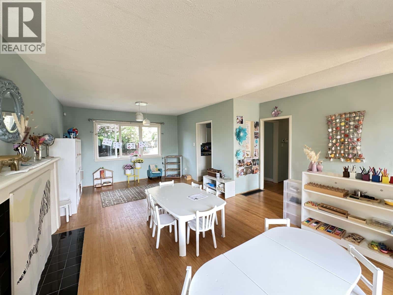 1115 HAYWOOD AVENUE — West Vancouver, British Columbia - Photo 4 of 26