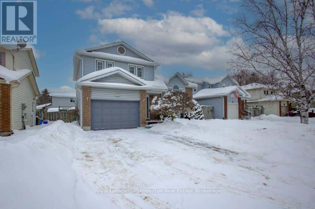 145 PARKSIDE DRIVE W — Centre Wellington (Fergus), Ontario - Photo 2 of 49