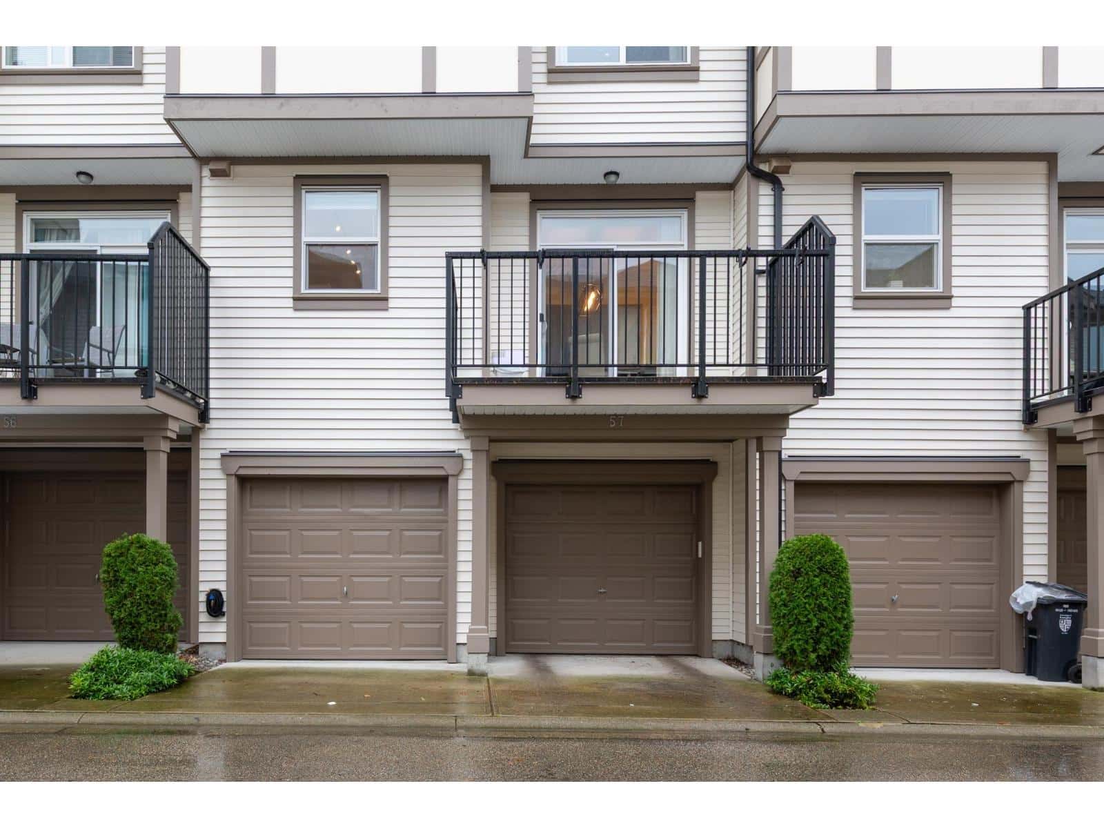 57 7848 209 STREET — Langley, British Columbia - Photo 3 of 40