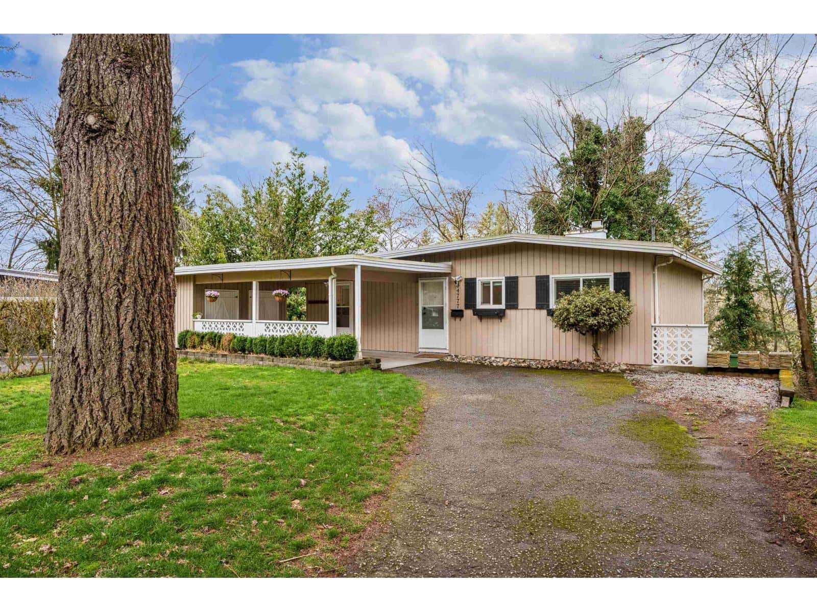 34777 MT BLANCHARD DRIVE — Abbotsford, British Columbia - Photo 3 of 26