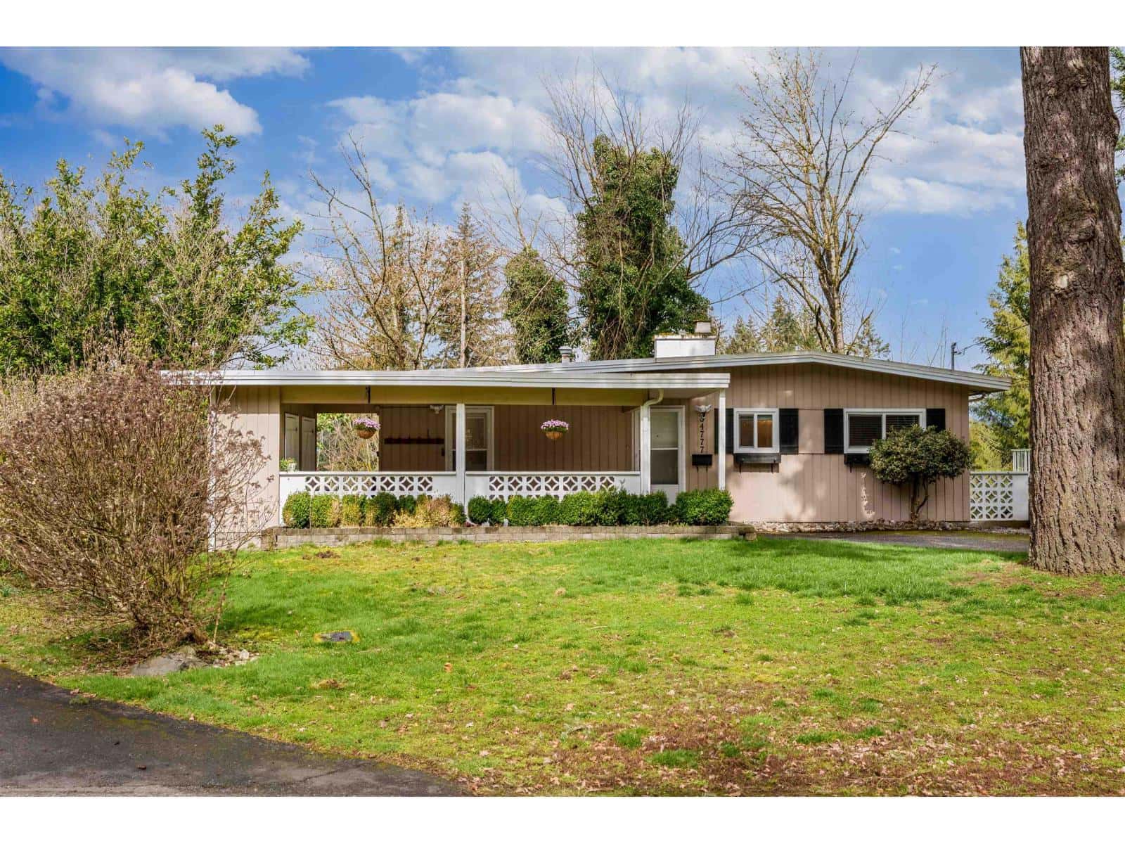 34777 MT BLANCHARD DRIVE — Abbotsford, British Columbia - Photo 2 of 26