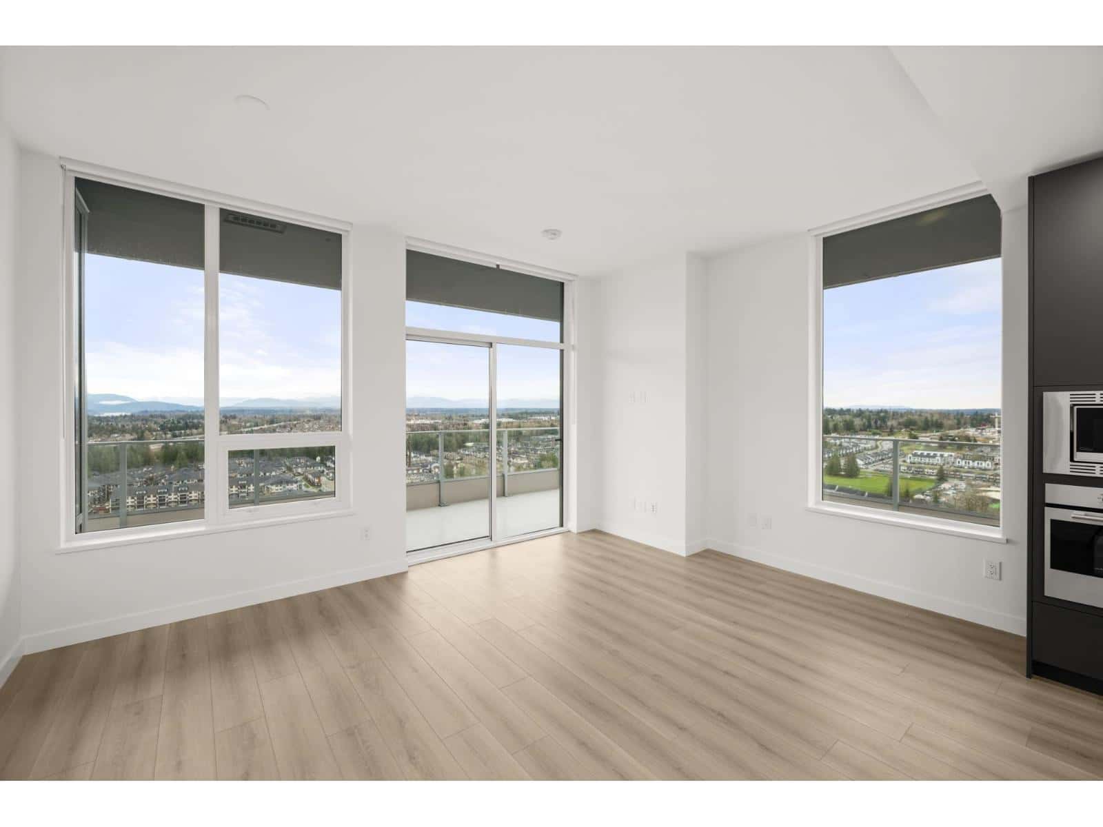 3302 8551 201 STREET — Langley, British Columbia - Photo 4 of 40