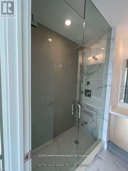 1101 - 2908 HIGHWAY 7 — Vaughan (Concord), Ontario - Photo 5 of 14