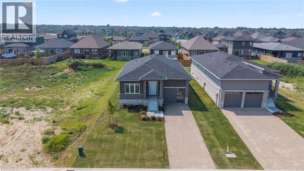 380 HAWTHORNE Street — Saugeen Shores, Ontario - Photo 5 of 34