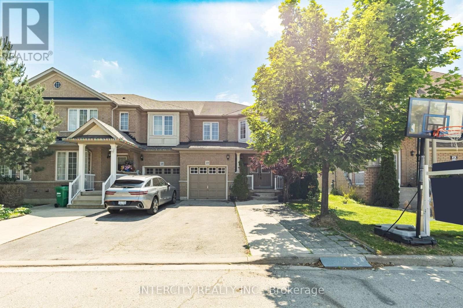 18 SNOWSHOE LANE — Brampton (Sandringham-Wellington), Ontario - Main photo