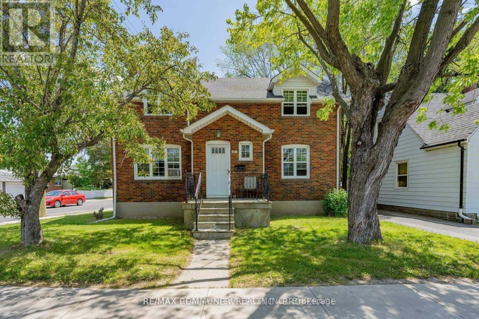 207 QUEEN STREET W — Brampton (Downtown Brampton), Ontario - Photo 3 of 3