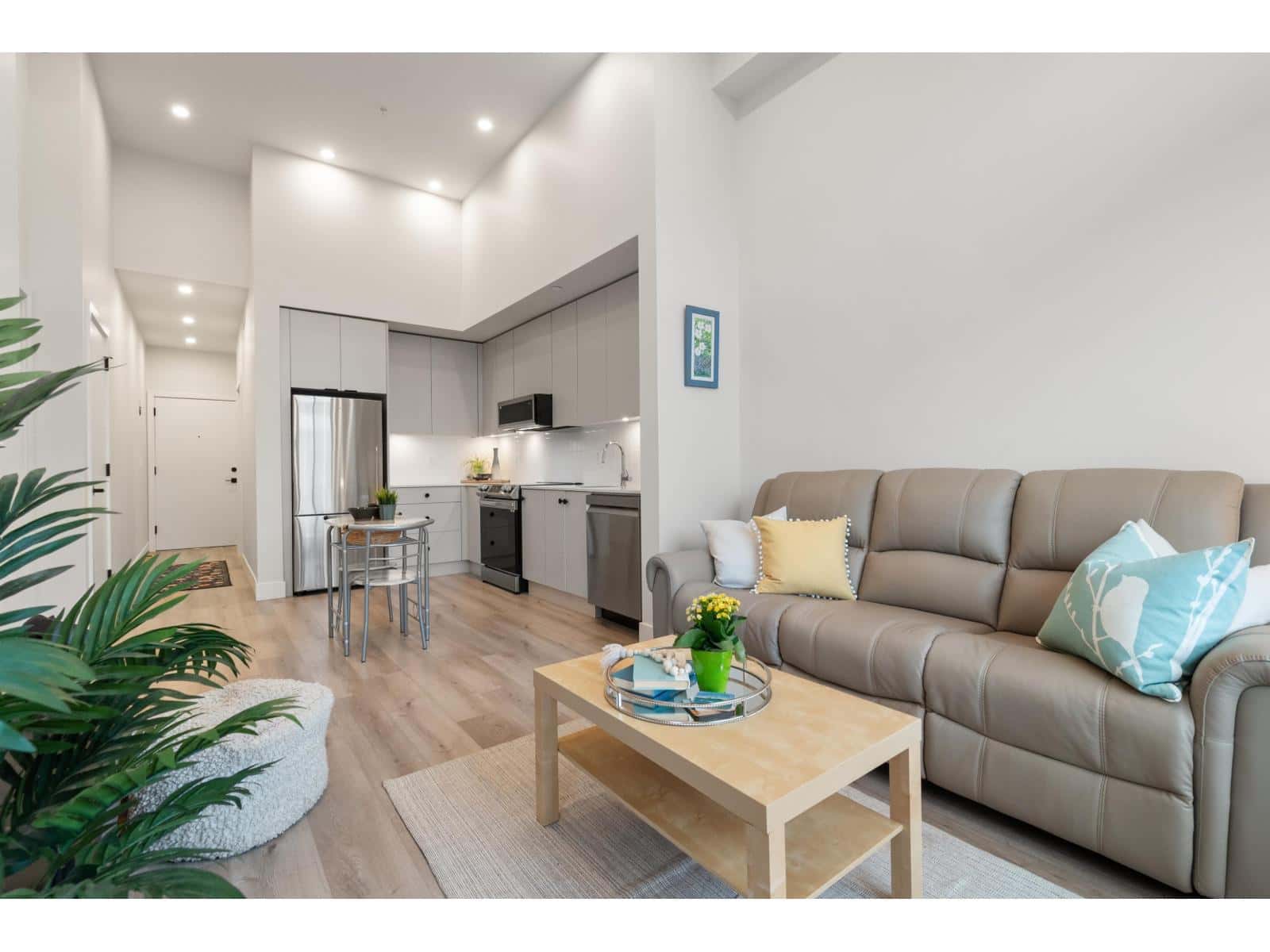 612 45505 CAMPUS DRIVE, Garrison Crossing — Chilliwack, British Columbia - Photo 2 of 28