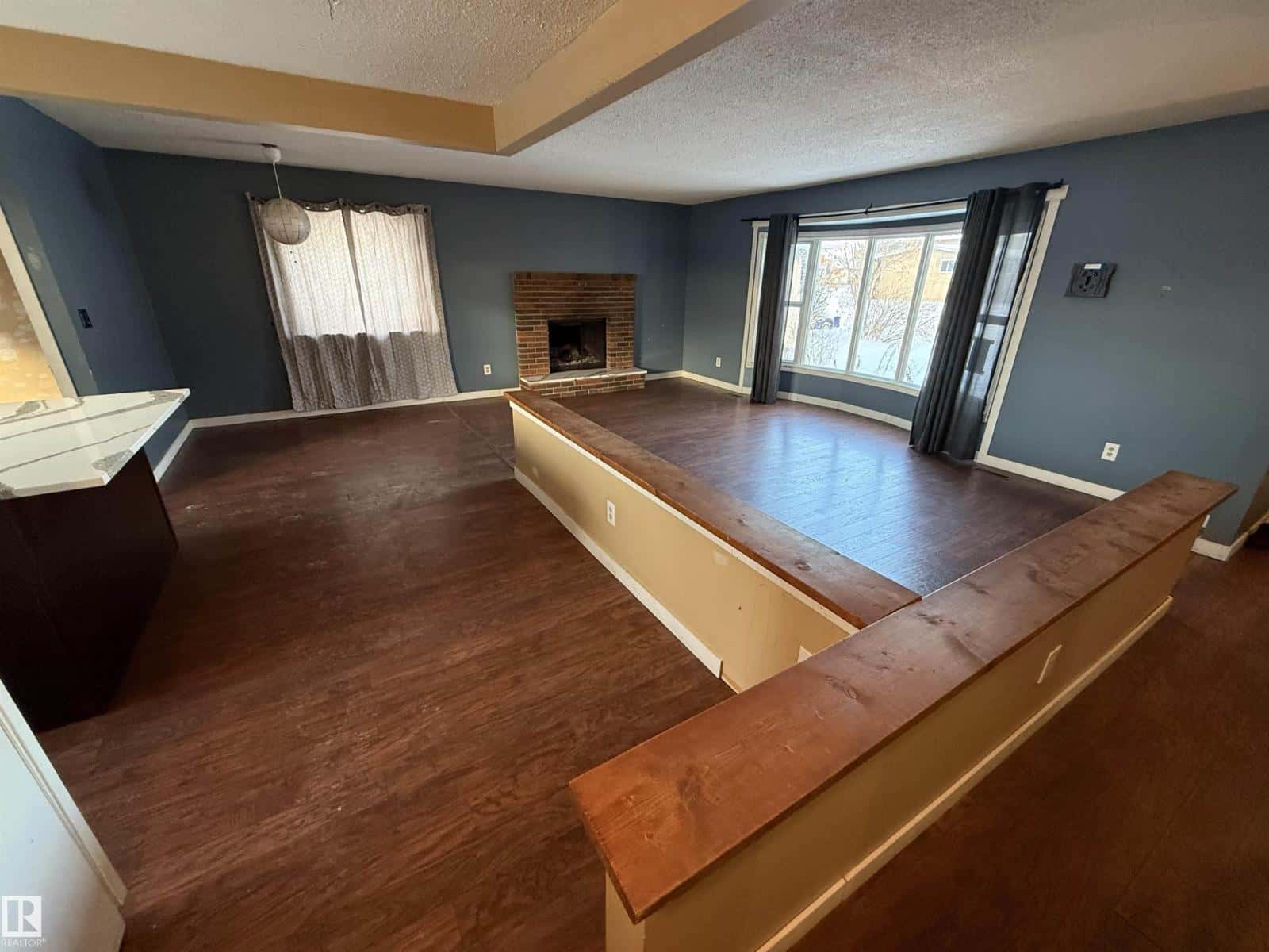 17939 80 AV NW — Edmonton, Alberta - Photo 2 of 19