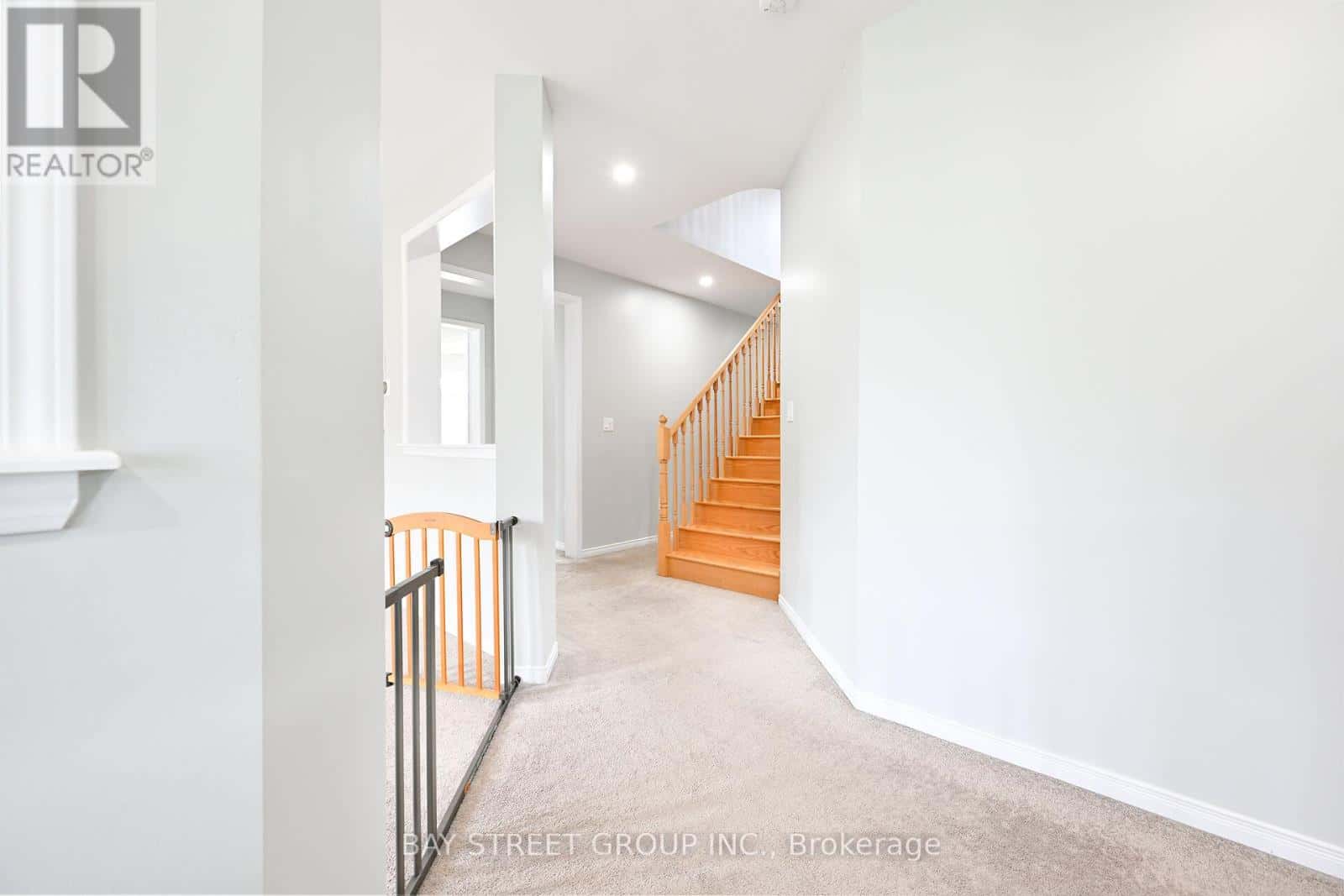 19 FROGGY DRIVE — Thorold (Hurricane/Merrittville), Ontario - Photo 5 of 42