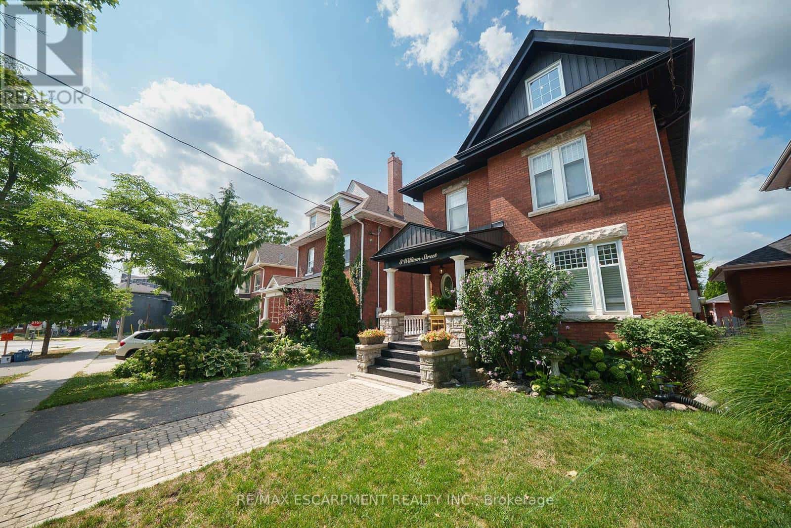 8 WILLIAM STREET — Brantford, Ontario - Photo 3 of 50