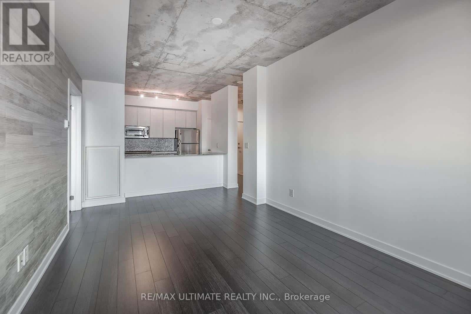 Toronto (Waterfront Communities) — Toronto (Waterfront Communities) - Photo 5 of 26