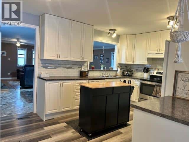 5315 WILLOW ROAD — Fort Nelson, British Columbia - Photo 4 of 32