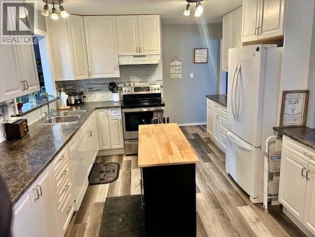 5315 WILLOW ROAD — Fort Nelson, British Columbia - Photo 5 of 32