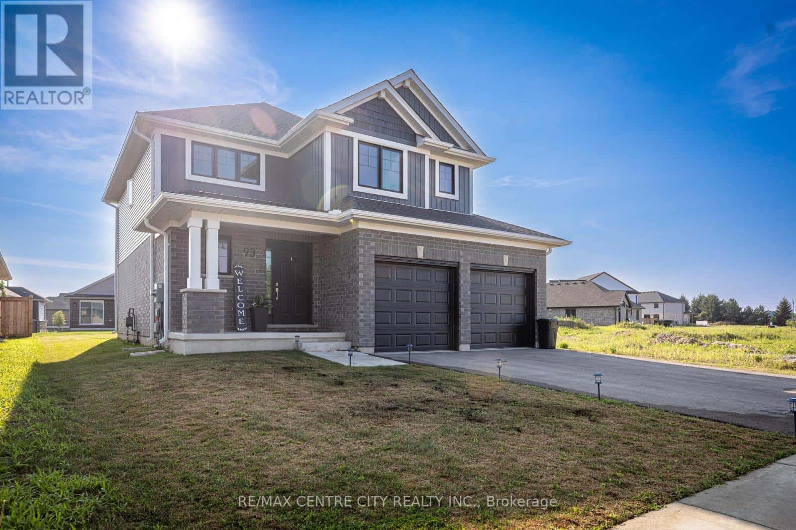 93 BENJAMIN PARKWAY — St. Thomas, Ontario - Photo 2 of 25