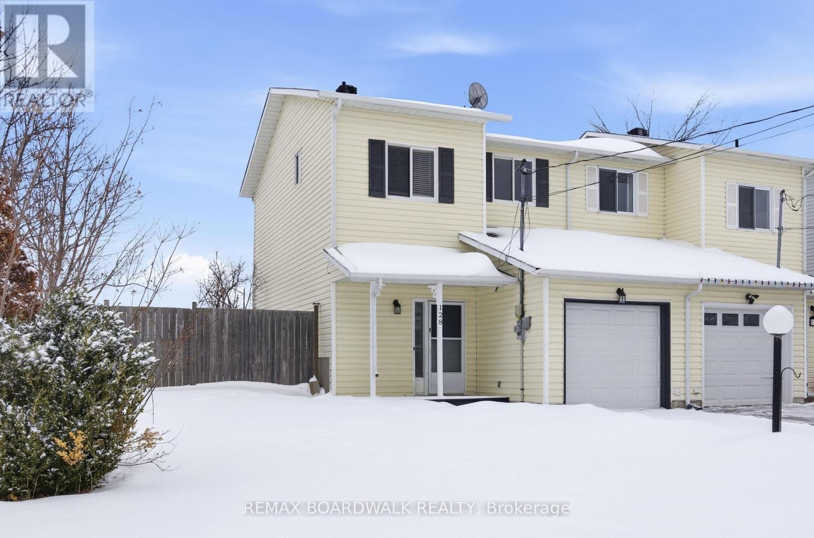 128 DUNHAM STREET — Carleton Place, Ontario - Main photo