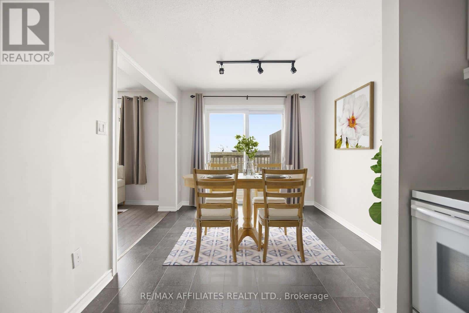 128 DUNHAM STREET — Carleton Place, Ontario - Photo 5 of 15