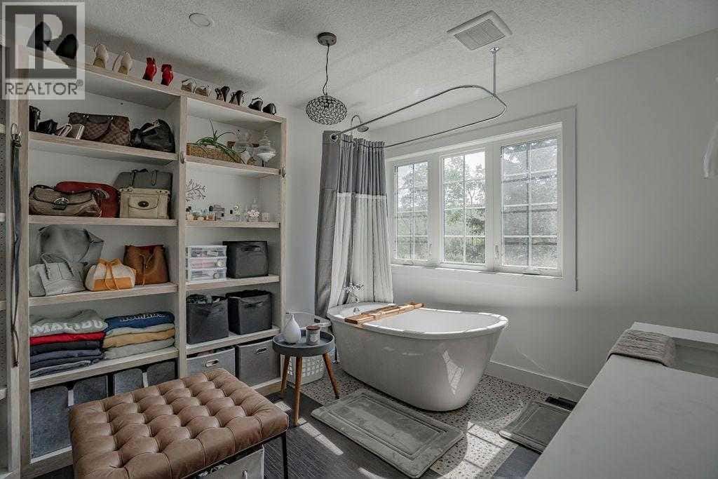 12809 92 Street — Peace River, Alberta - Photo 2 of 68