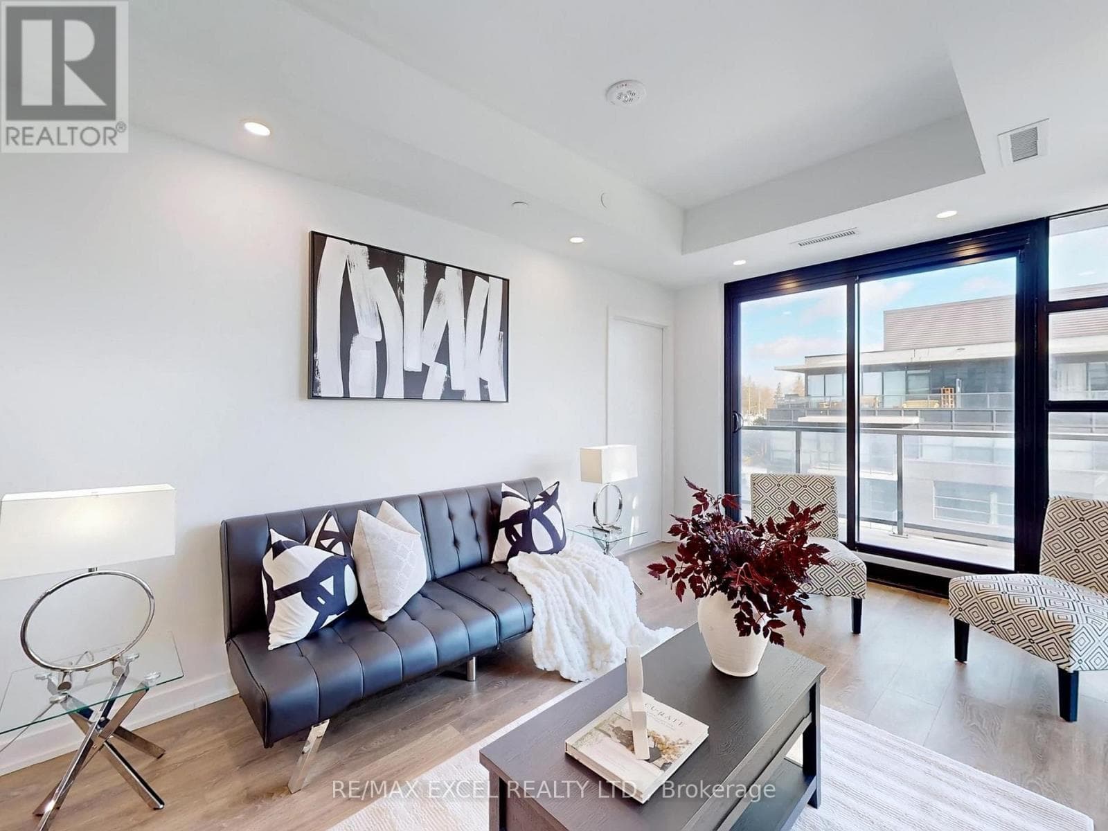 403 - 1606 CHARLES STREET — Whitby (Port Whitby), Ontario - Main photo