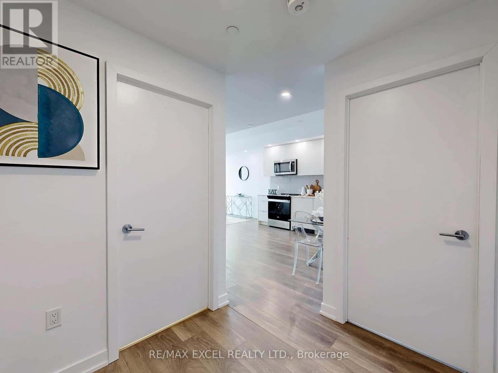 403 - 1606 CHARLES STREET — Whitby (Port Whitby), Ontario - Photo 4 of 49