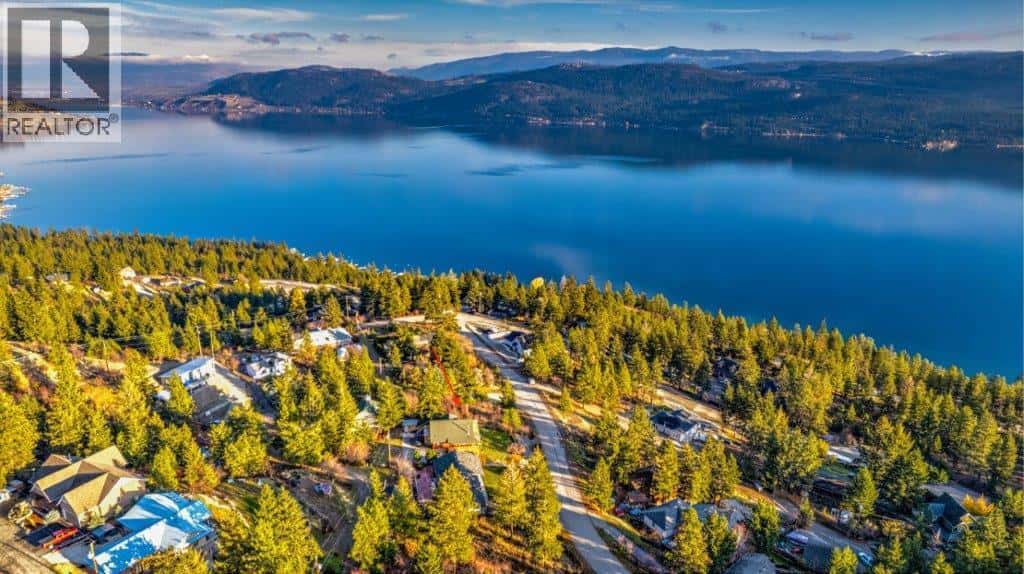 667 Mountain Drive — Vernon, British Columbia - Photo 3 of 15