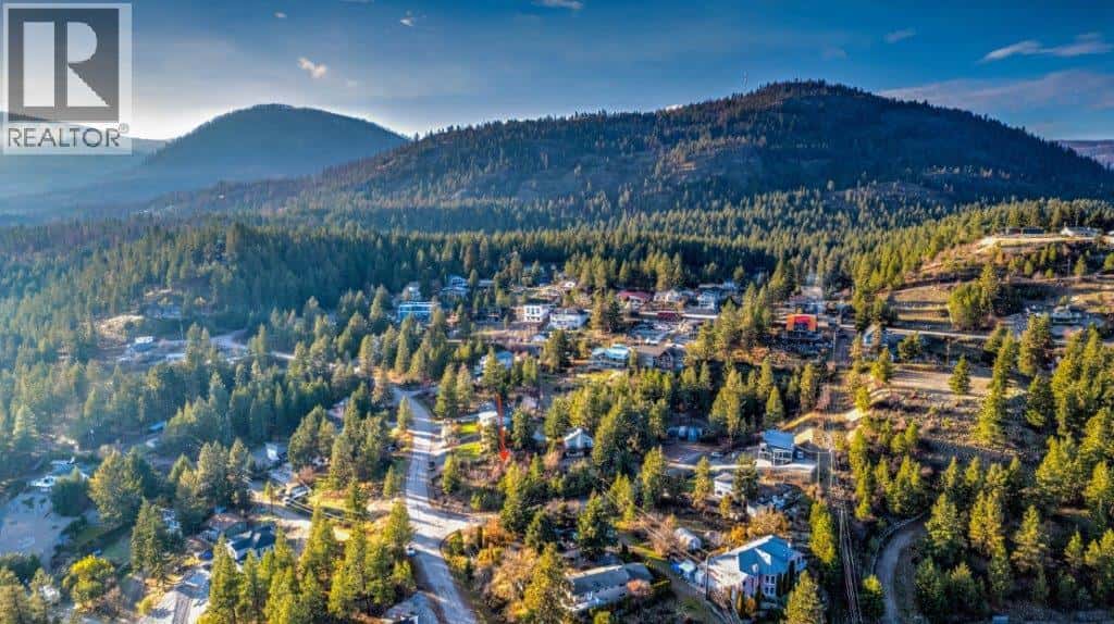 667 Mountain Drive — Vernon, British Columbia - Photo 5 of 15