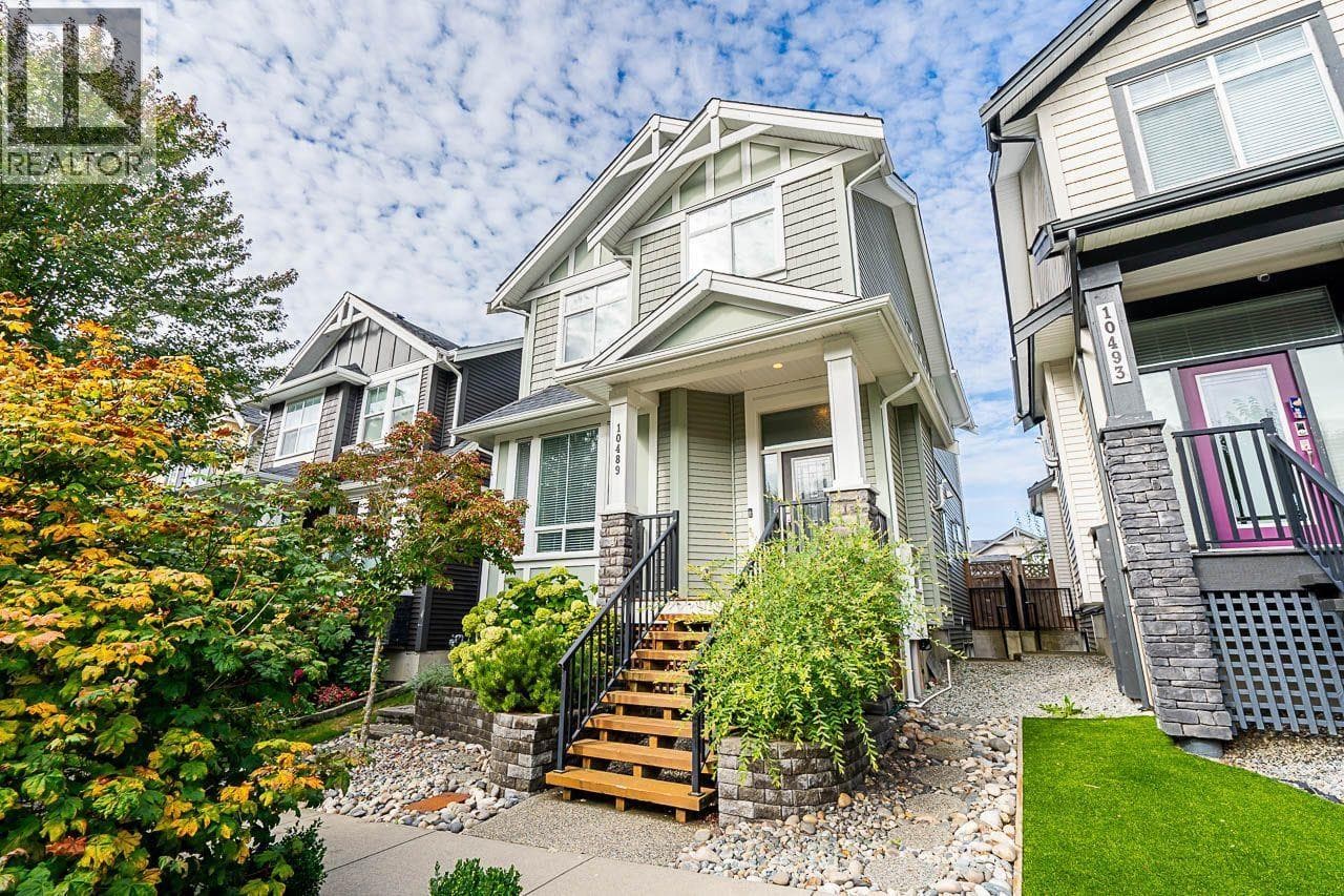 10489 ROBERTSON STREET — Maple Ridge, British Columbia - Main photo