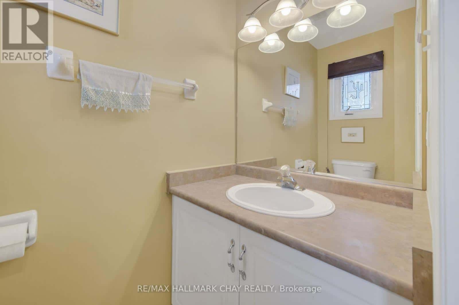 12 PARKSIDE CRESCENT — Essa (Angus), Ontario - Photo 4 of 47