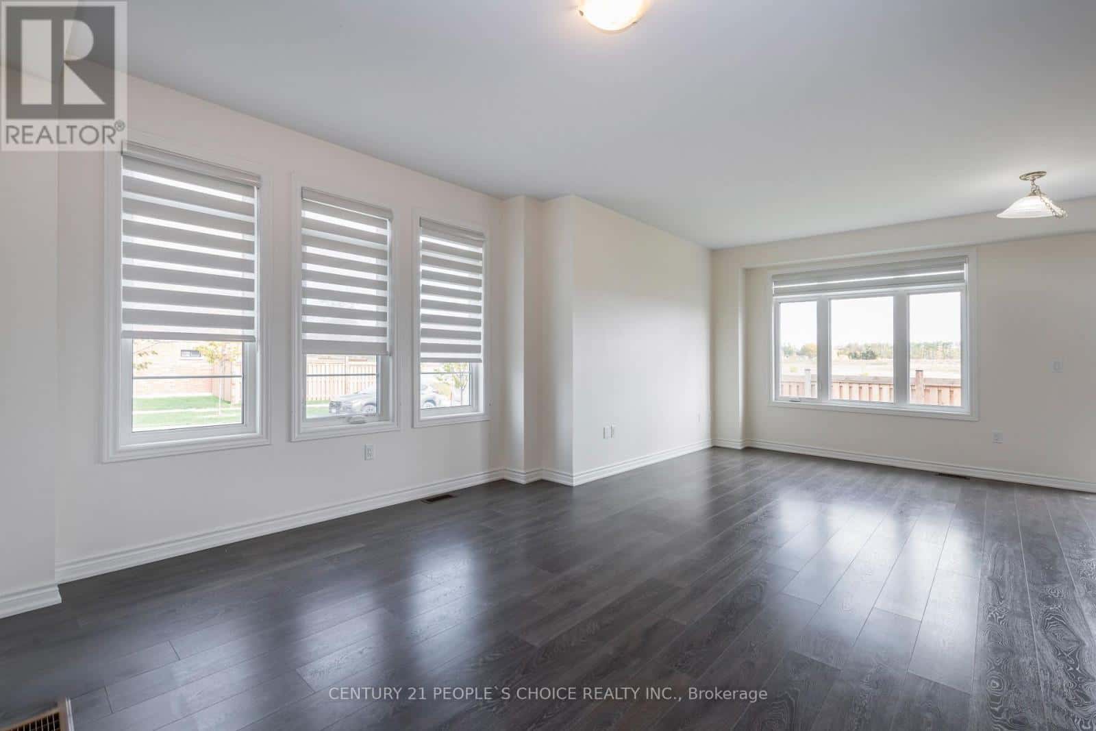 35 GREER STREET — Barrie, Ontario - Photo 5 of 25