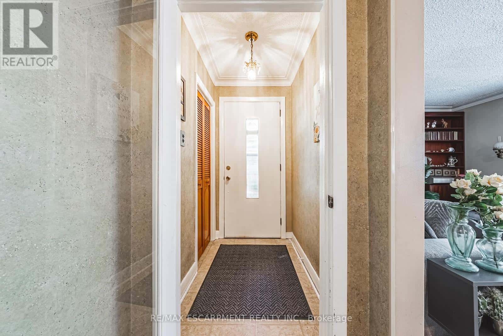 1 NORWICH PLACE — Toronto (Thistletown-Beaumonde Heights), Ontario - Photo 5 of 33