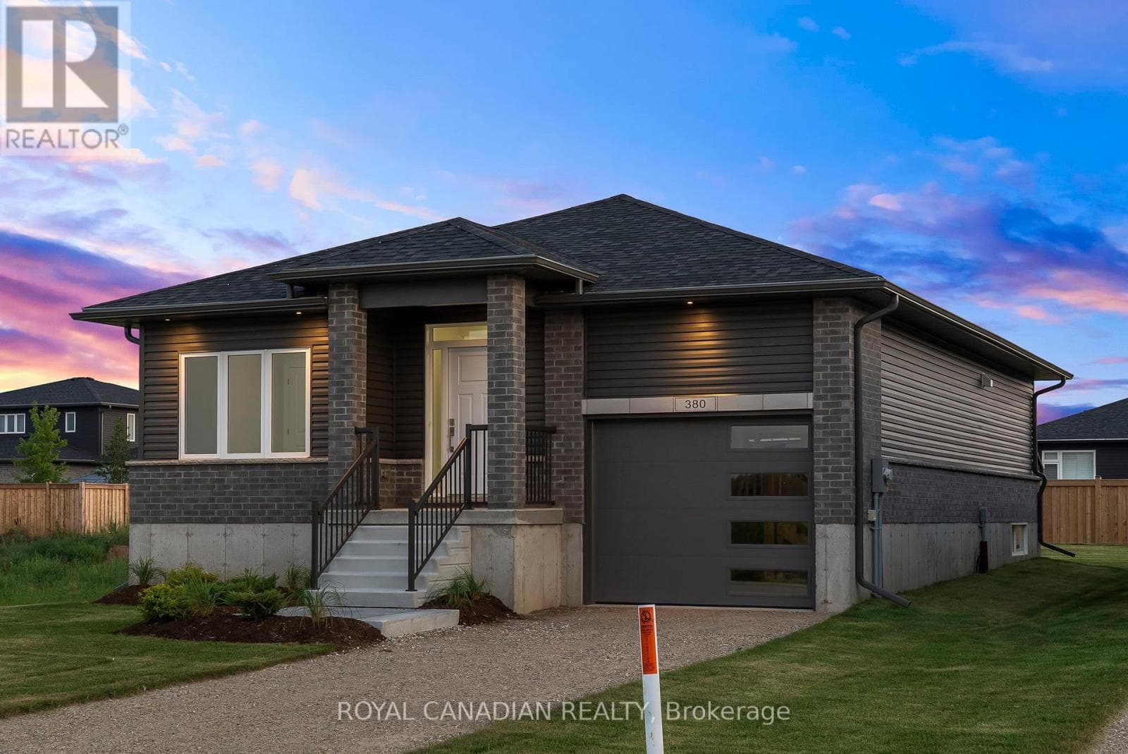 380 HAWTHORNE STREET — Saugeen Shores, Ontario - Main photo