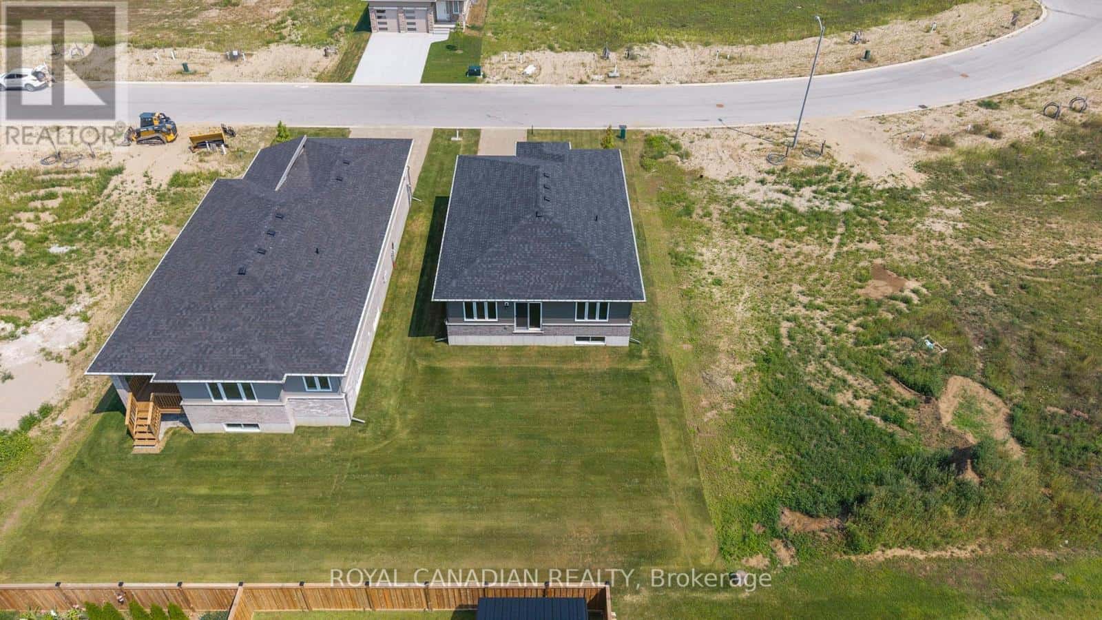 380 HAWTHORNE STREET — Saugeen Shores, Ontario - Photo 2 of 34