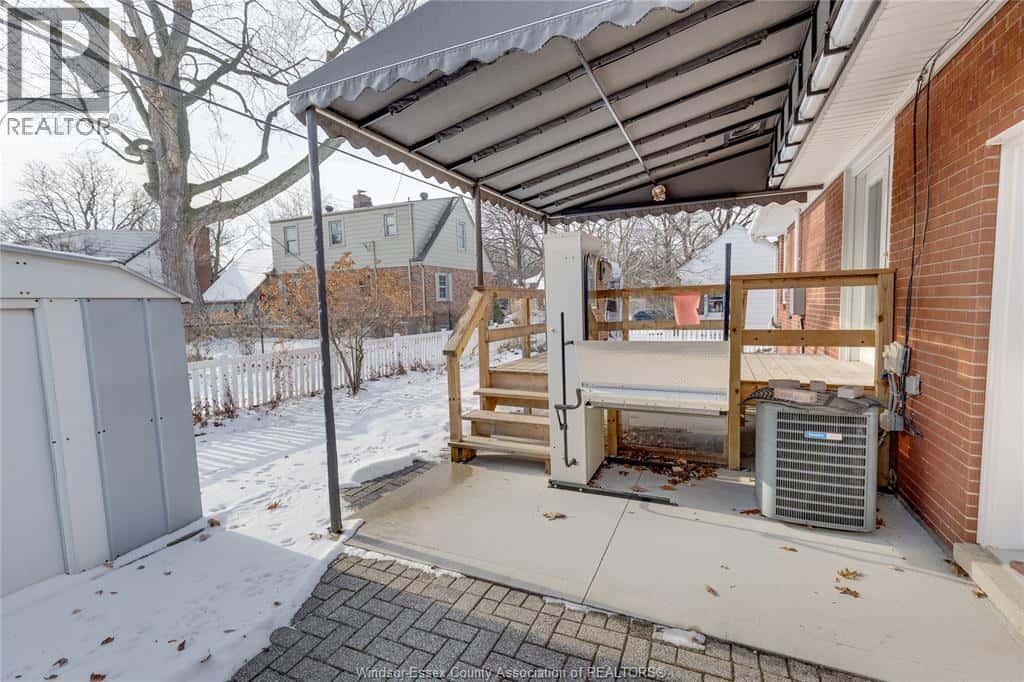 1835 YPRES BOULEVARD — Windsor, Ontario - Photo 3 of 48