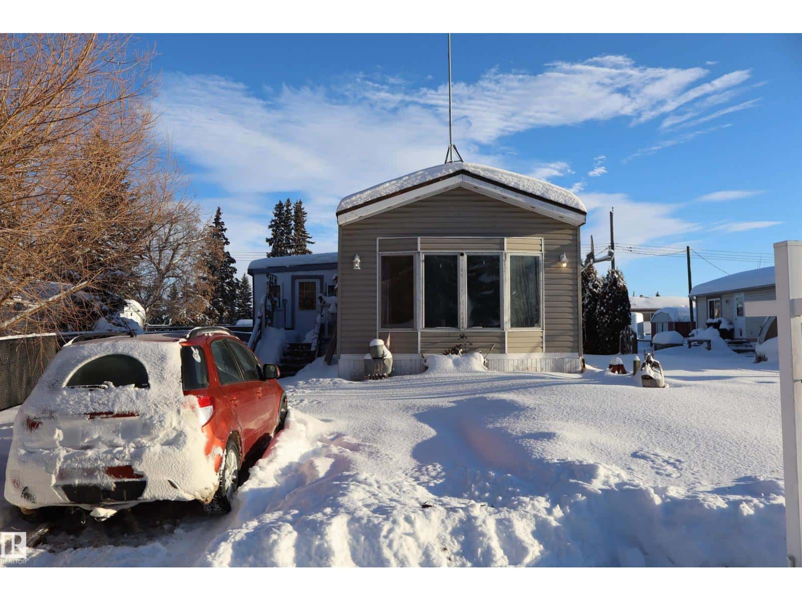 5009 - 50 Street — Manola, Alberta - Photo 2 of 24