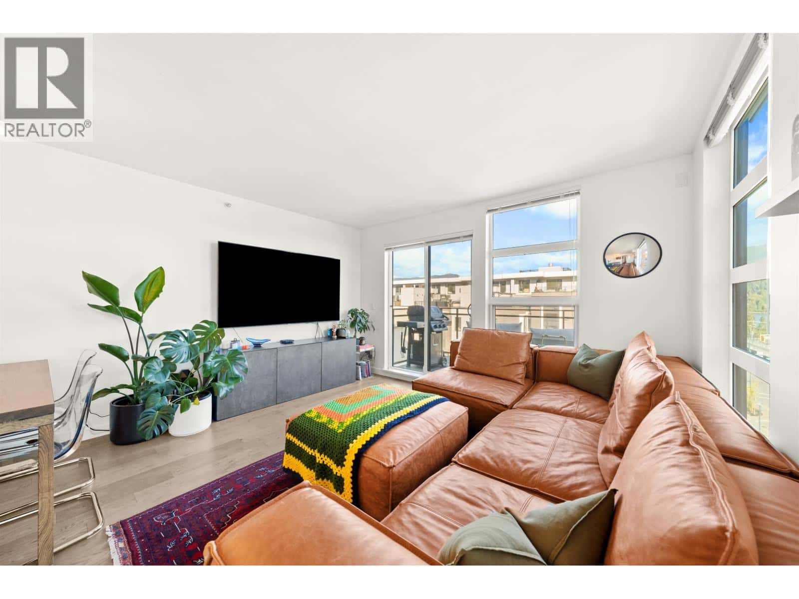 501 95 MOODY STREET — Port Moody, British Columbia - Photo 4 of 37