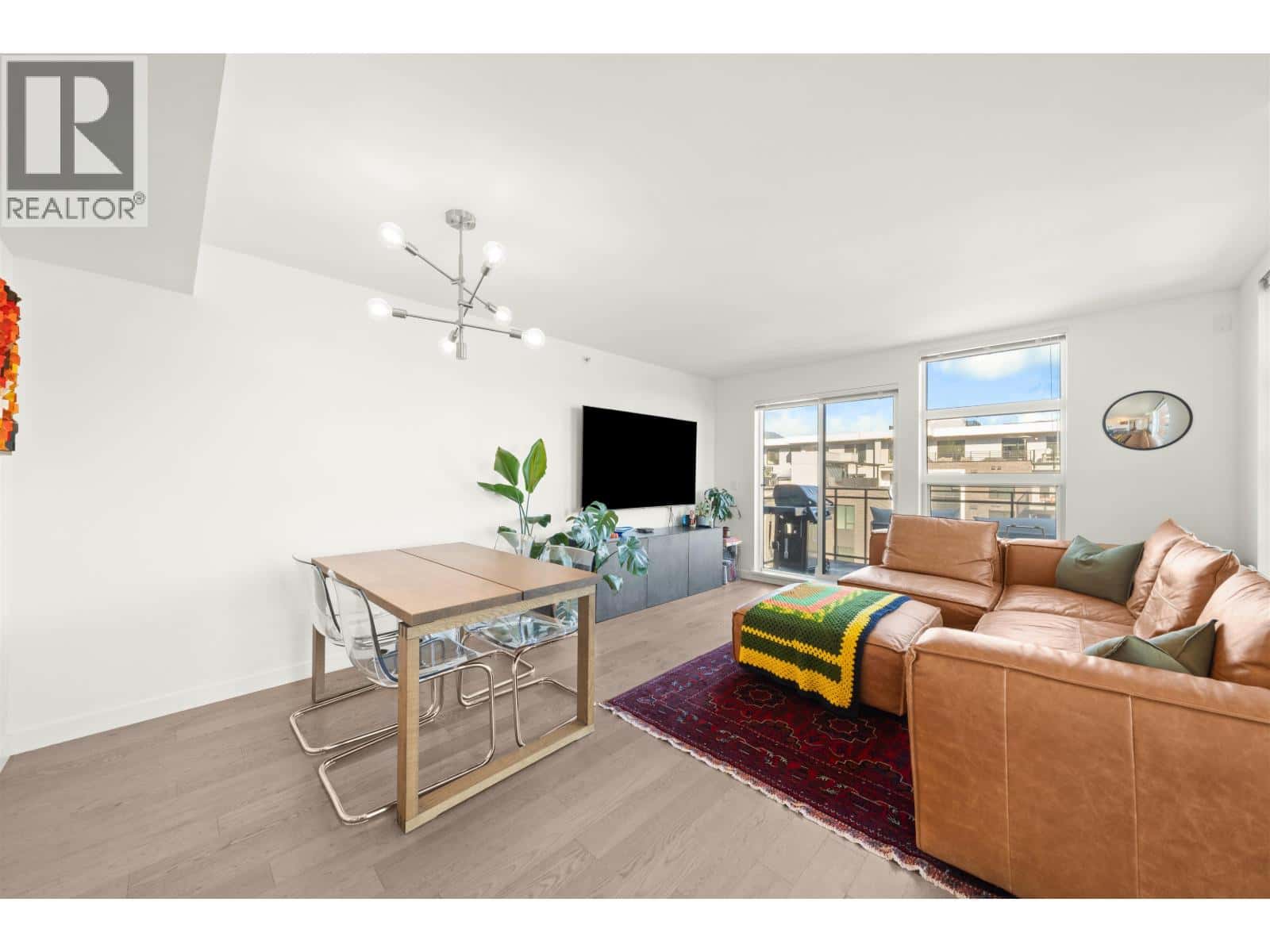 501 95 MOODY STREET — Port Moody, British Columbia - Photo 5 of 37